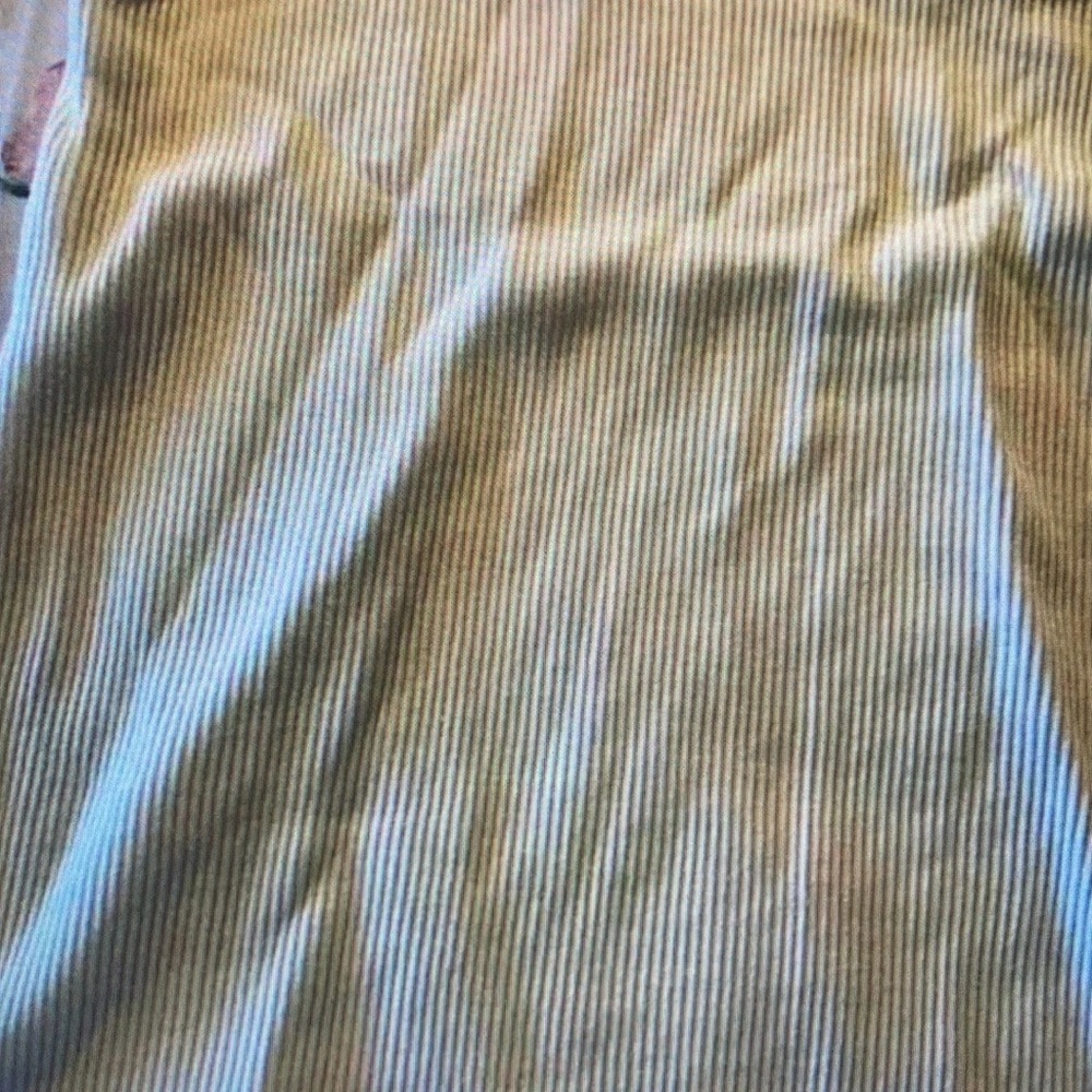 Top - Picture 2 of 4